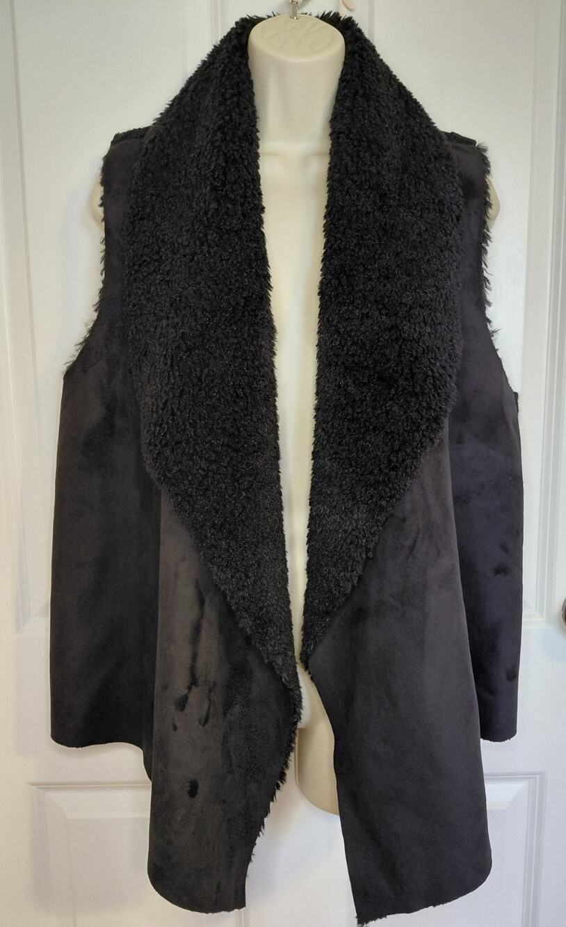 Chelsea & Theodore Women's Open Front Sherpa Draped Vest Black Size Large NWT